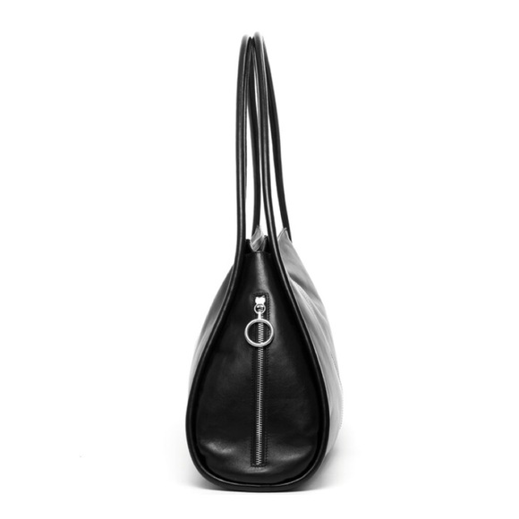 BEHNO 'Kamala' Handcrafted Large Leather Nappa Hobo Bag in Black - Picture 3 of 15